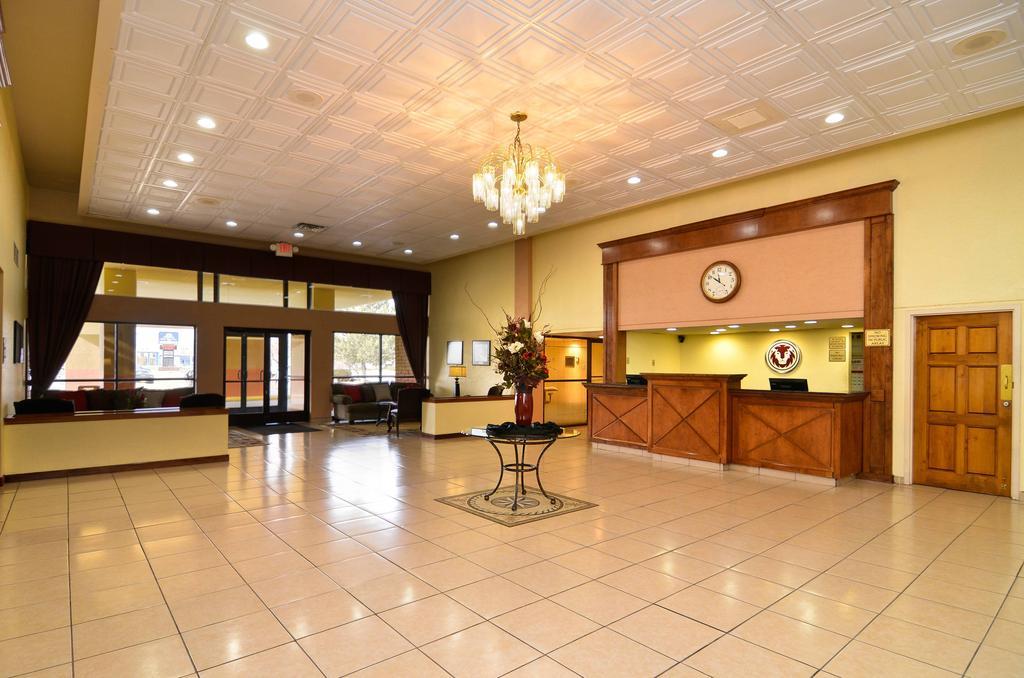Red Lion Hotel Farmington Beltér fotó